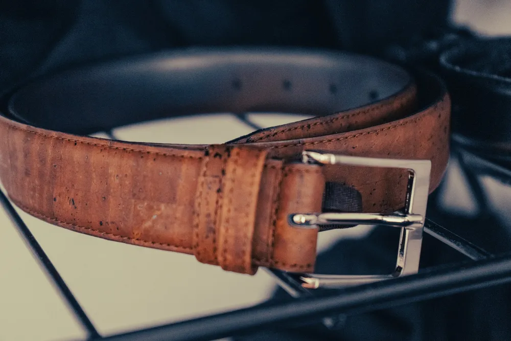 Création LC Sellerie : Ceinture en cuir brun et boucle
