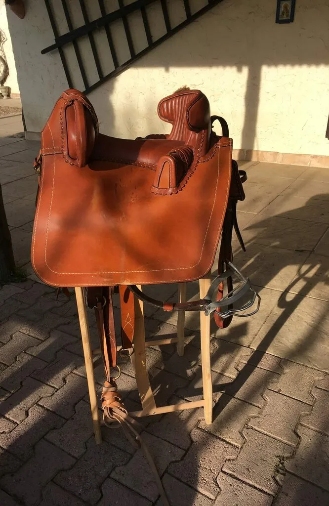 Création LC Sellerie : Selle Camargue 1